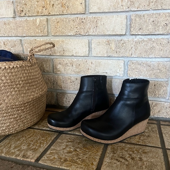 Papillio by Birkenstock
Ebba Wedge Bootie. Size 37. - Picture 2 of 8